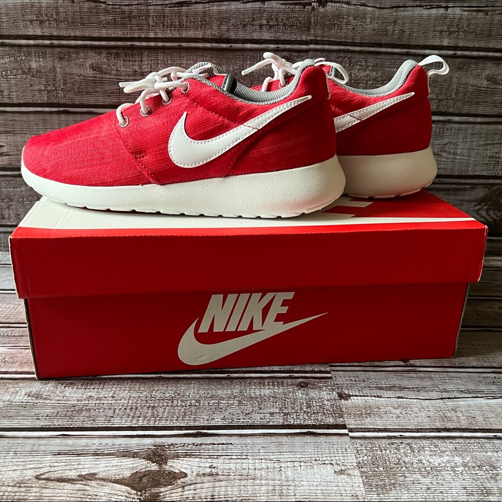 Nike Roshe One Print ( Youth ) BRAND NEW!!